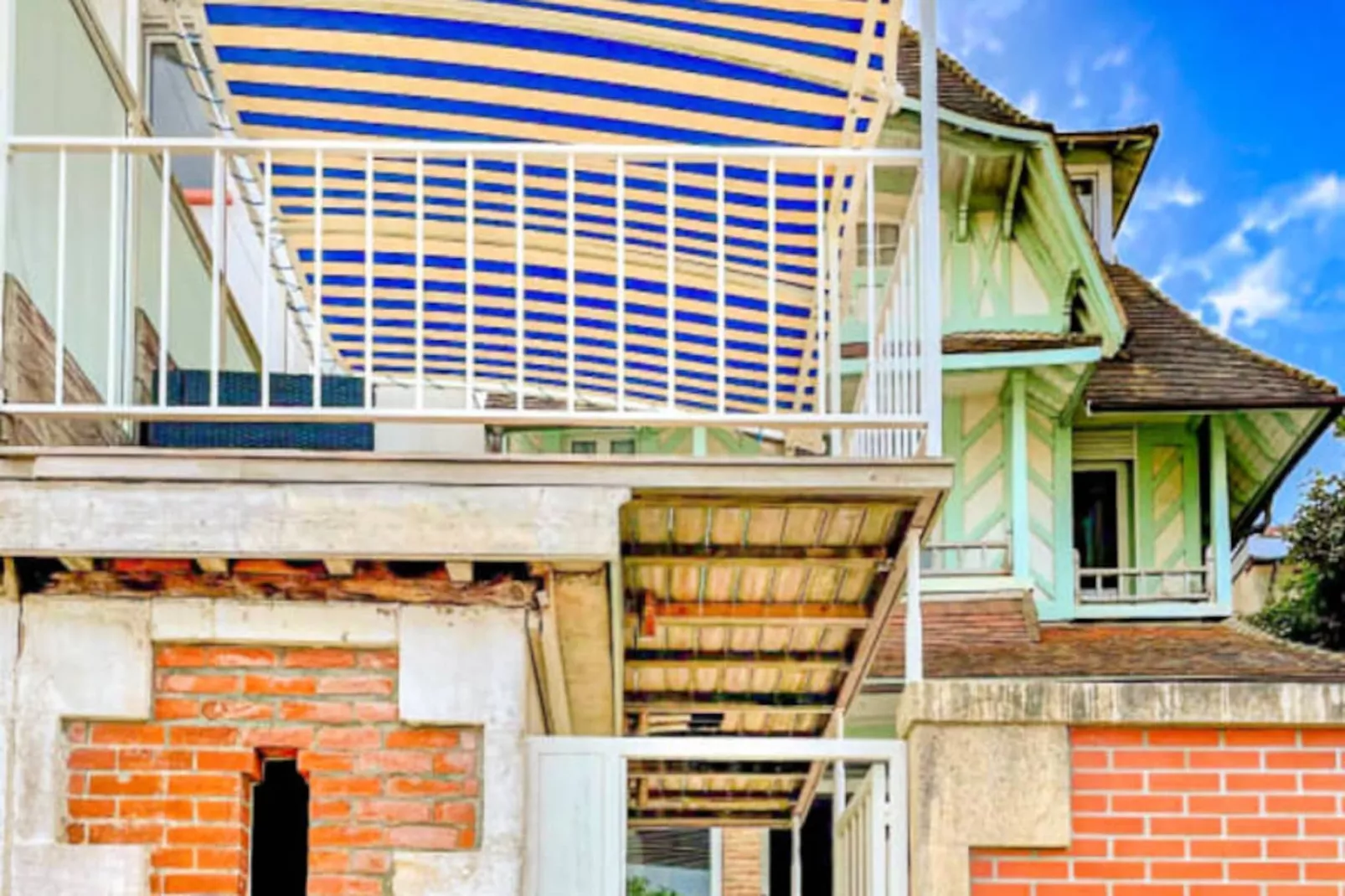 Somptueuse Demeure Arcachonnaise De Caract&egrave;re Avec Acc&egrave;s Direct &agrave; La Plage-Image-tags.