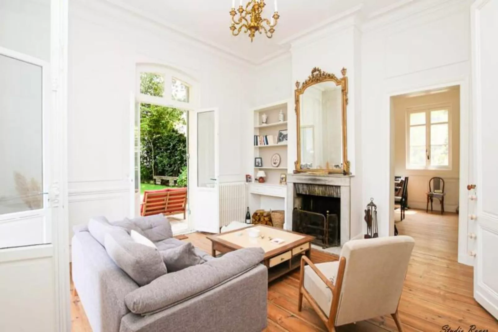 Villa Familiale R&eacute;nov&eacute;e &agrave; Arcachon &ndash; 6 Ch, 4 Sdb, Entre 8 &agrave; 10 Pers-Ambiente