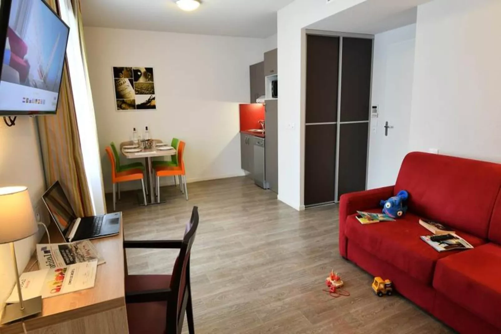 Appart'Hôtel Mer & Golf Bordeaux Bassins à Flot***-Living room