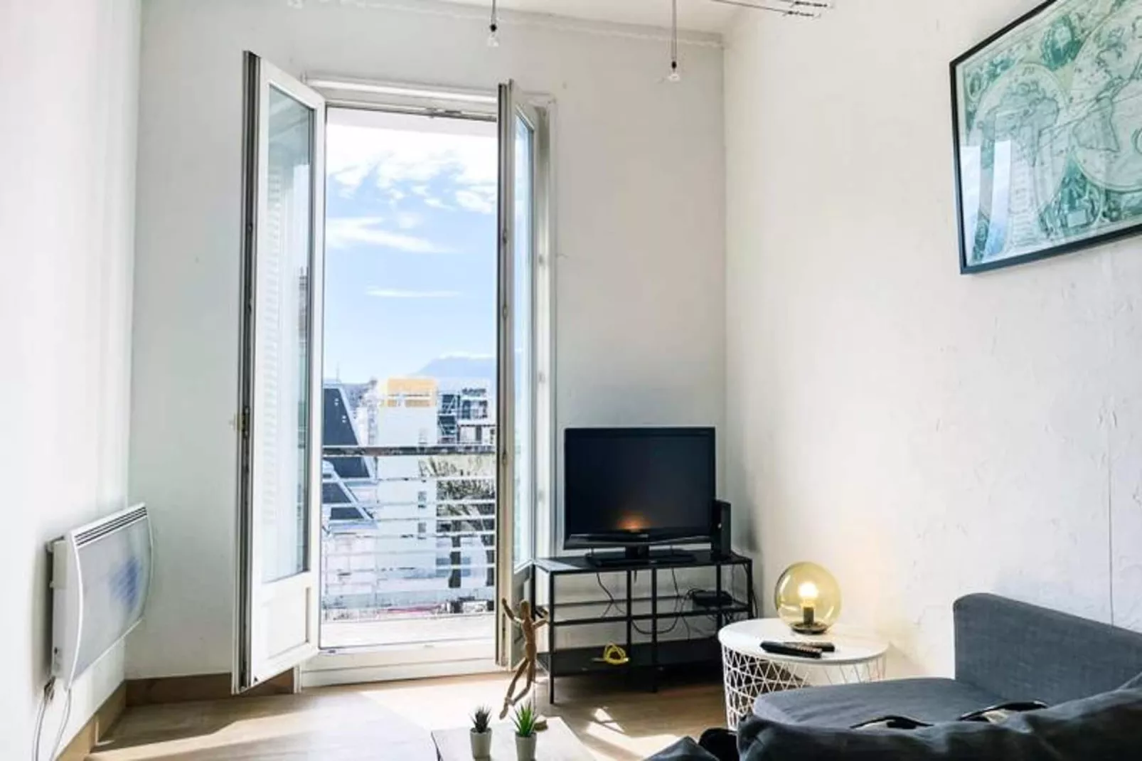 Pretty Light In Grenoble ☀ T2-Living room