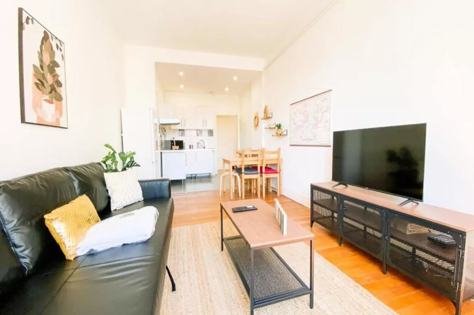 Le Berri'appart | T3 Tout &eacute;quip&eacute; | Tramway, Gare 🚡-Living room