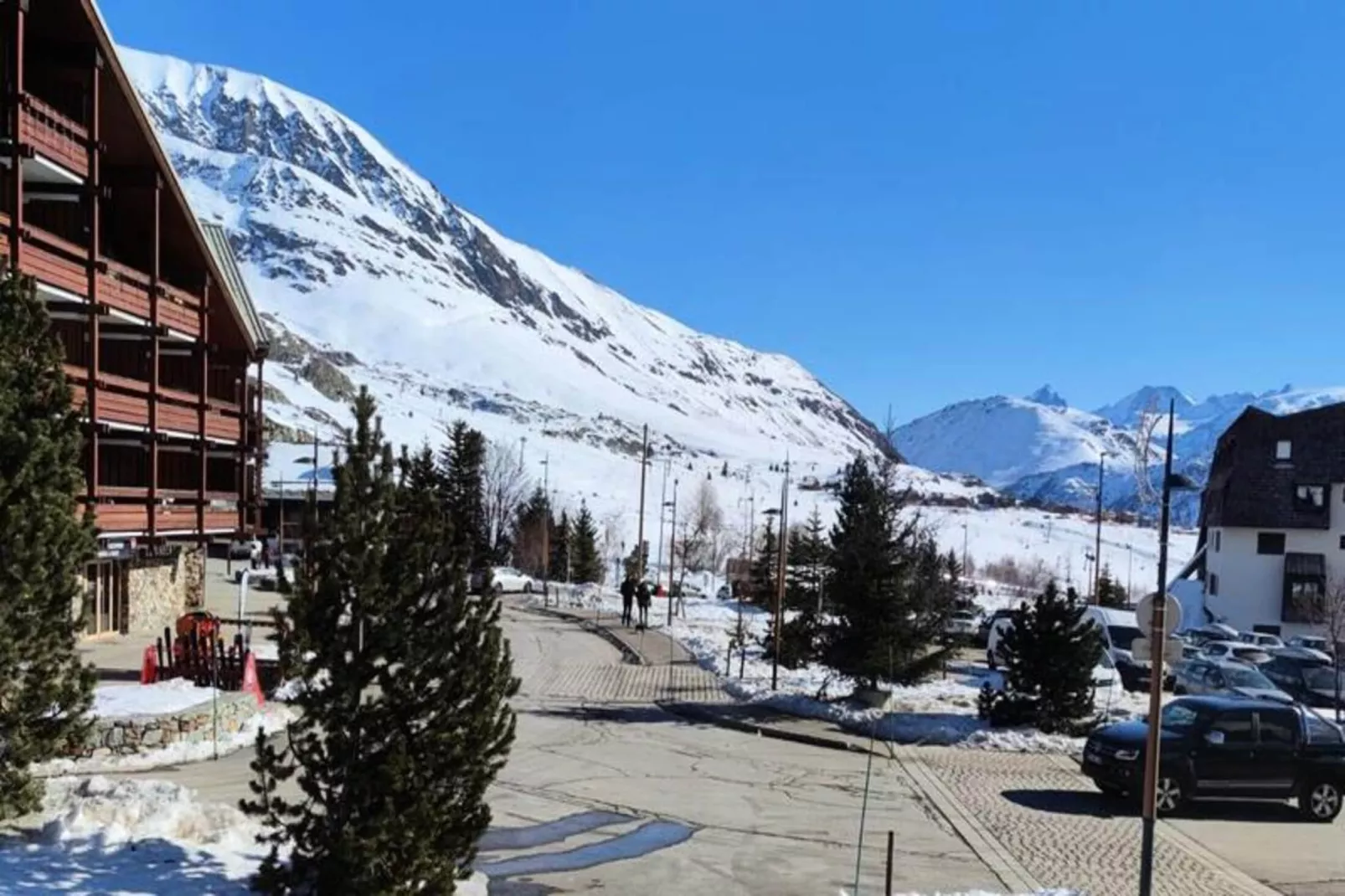Résidence Dome-Exterior in summer