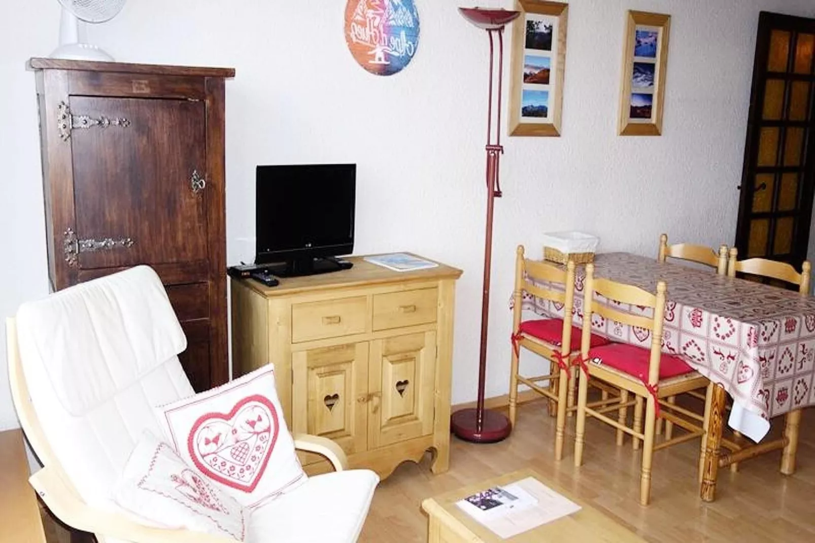 Résidence Gemeaux-Dining room