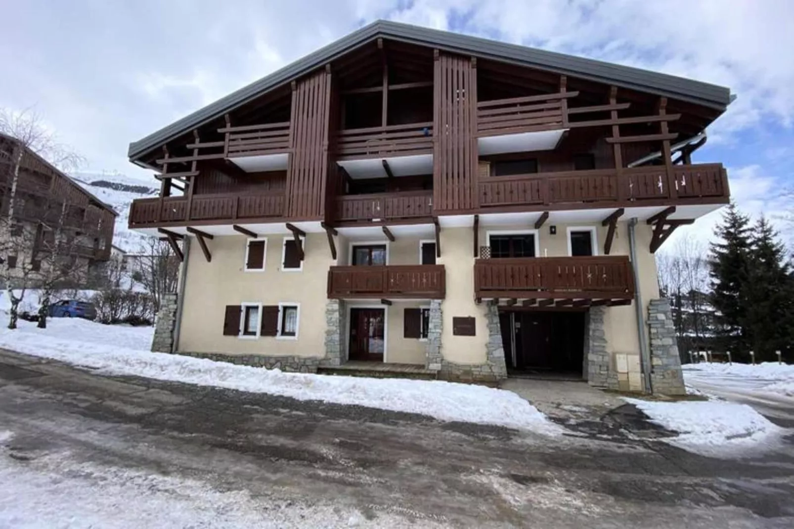 Chalets D Or-Exterior in winter