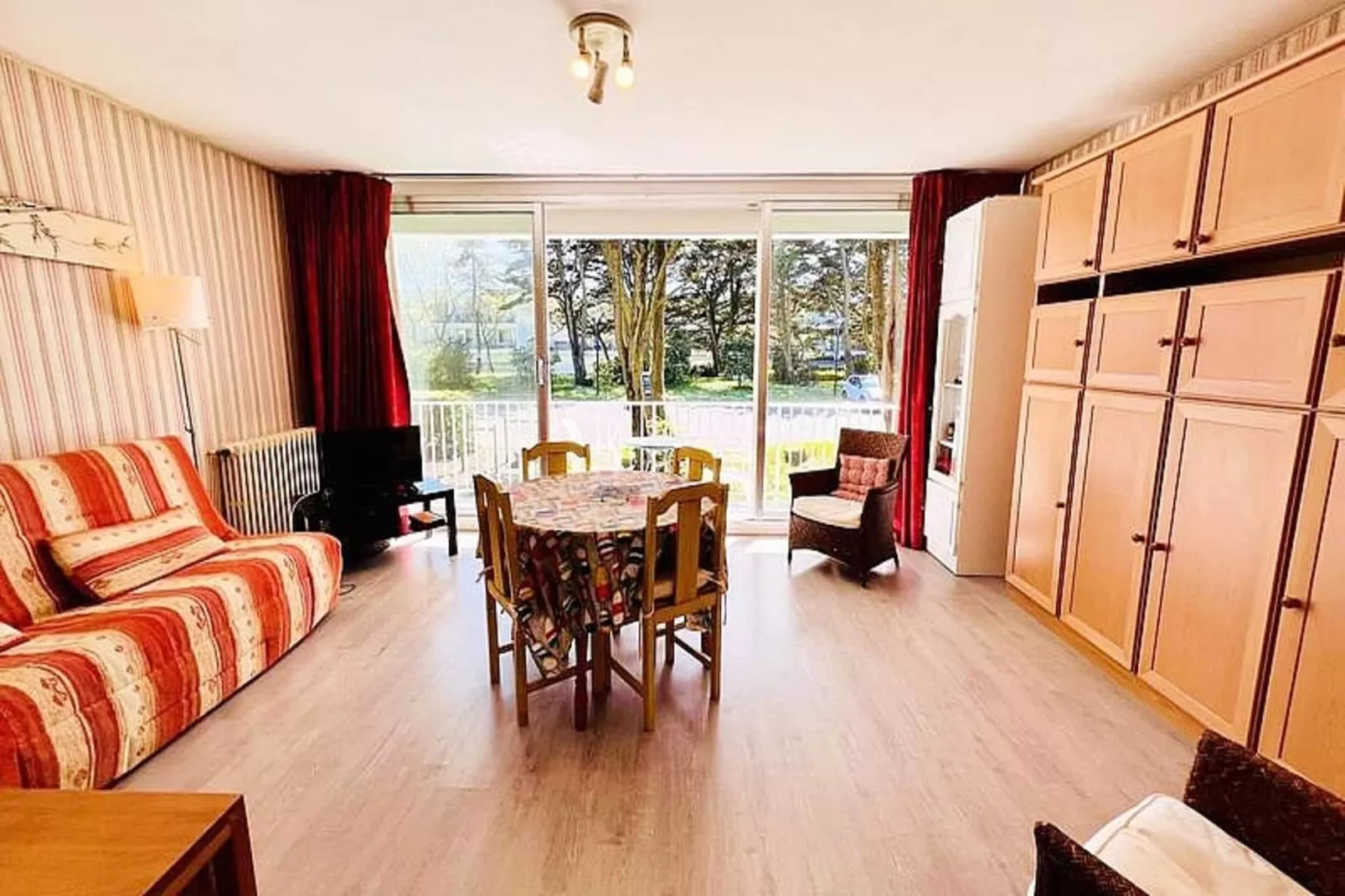 Résidence Goulvars-Salle à manger