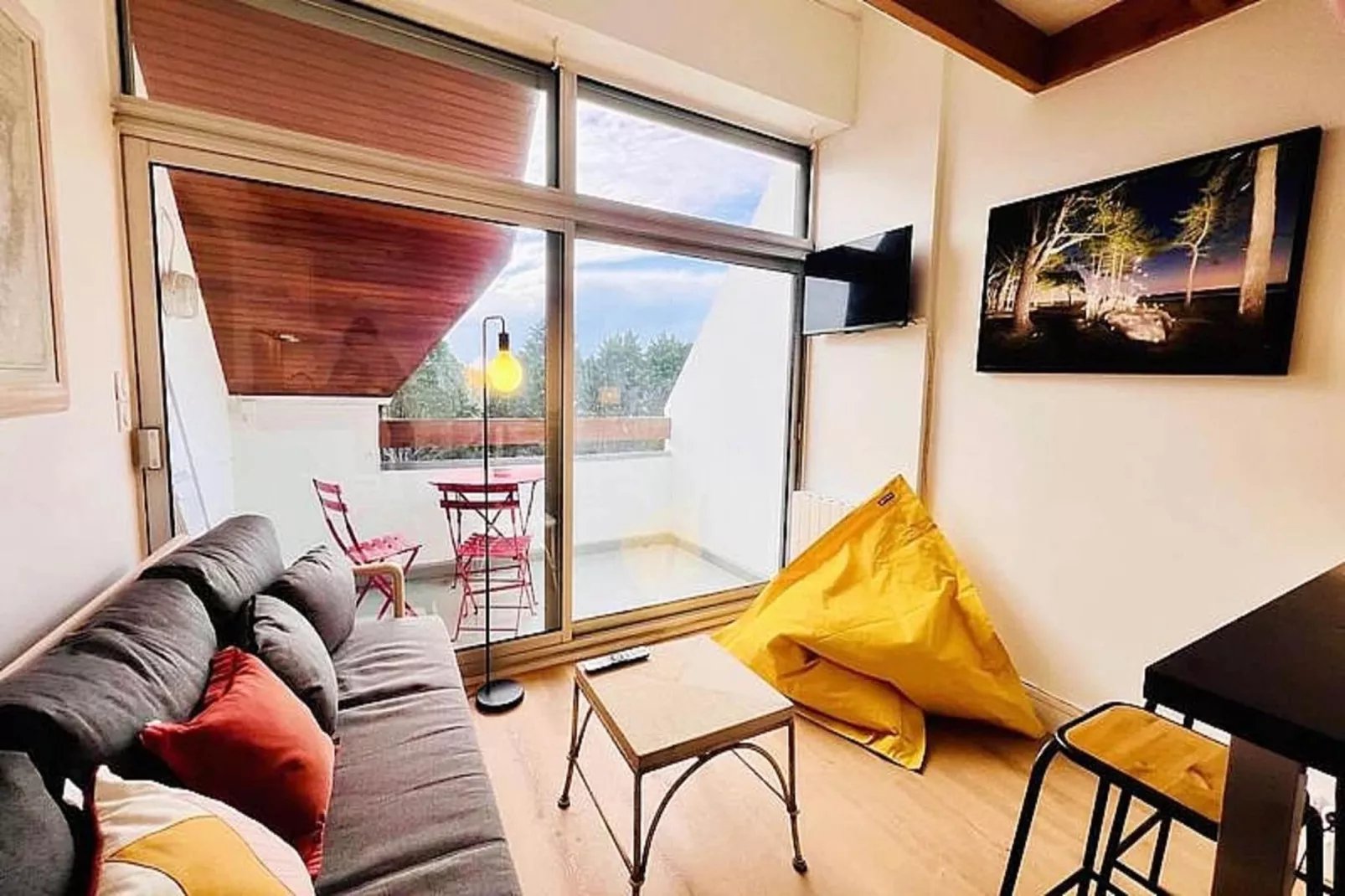 Résidence Piscine Et Plage-Living room