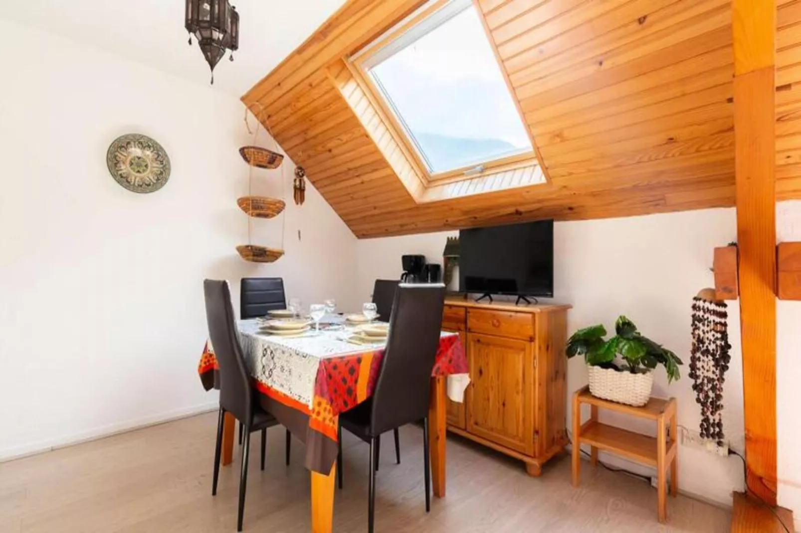 Résidence Valbelle C-Dining room