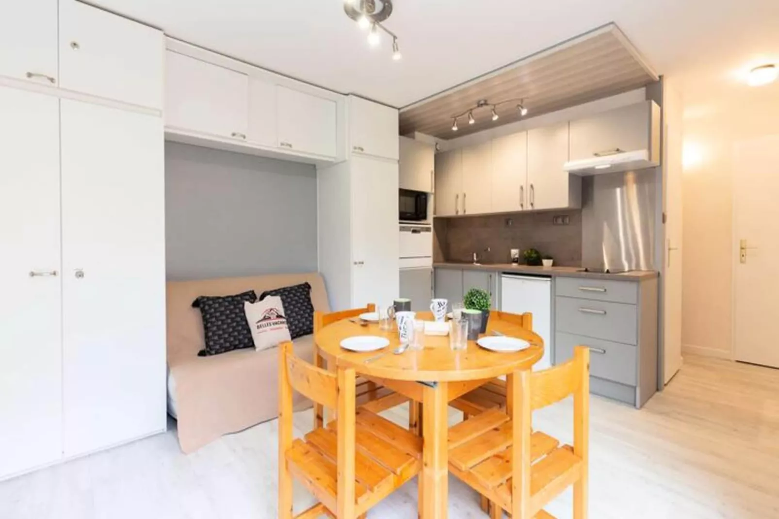 Résidence H.th.ii:bat.6-Living room