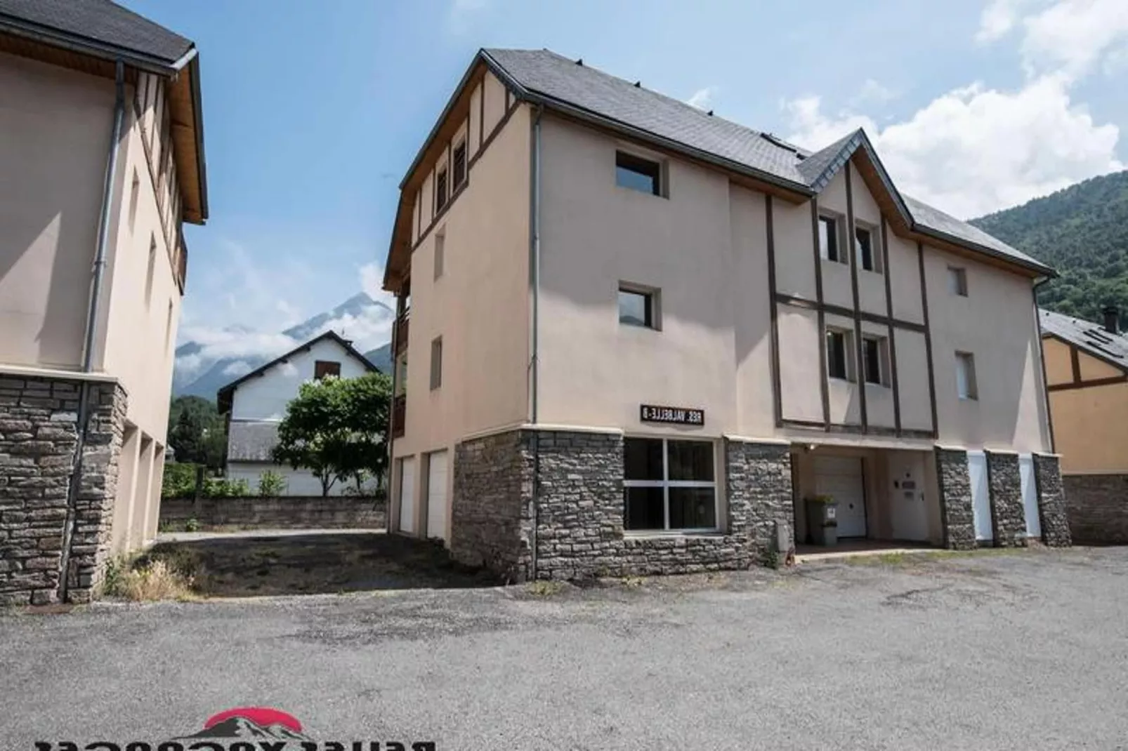 Résidence Valbelle A-Außenbereich Sommer