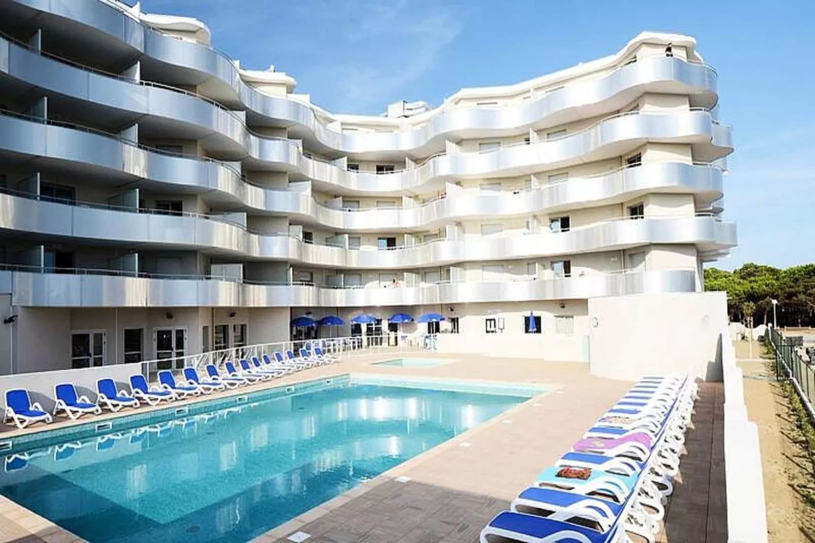 Résidence Odalys Le Lotus Blanc ***-Extérieur été