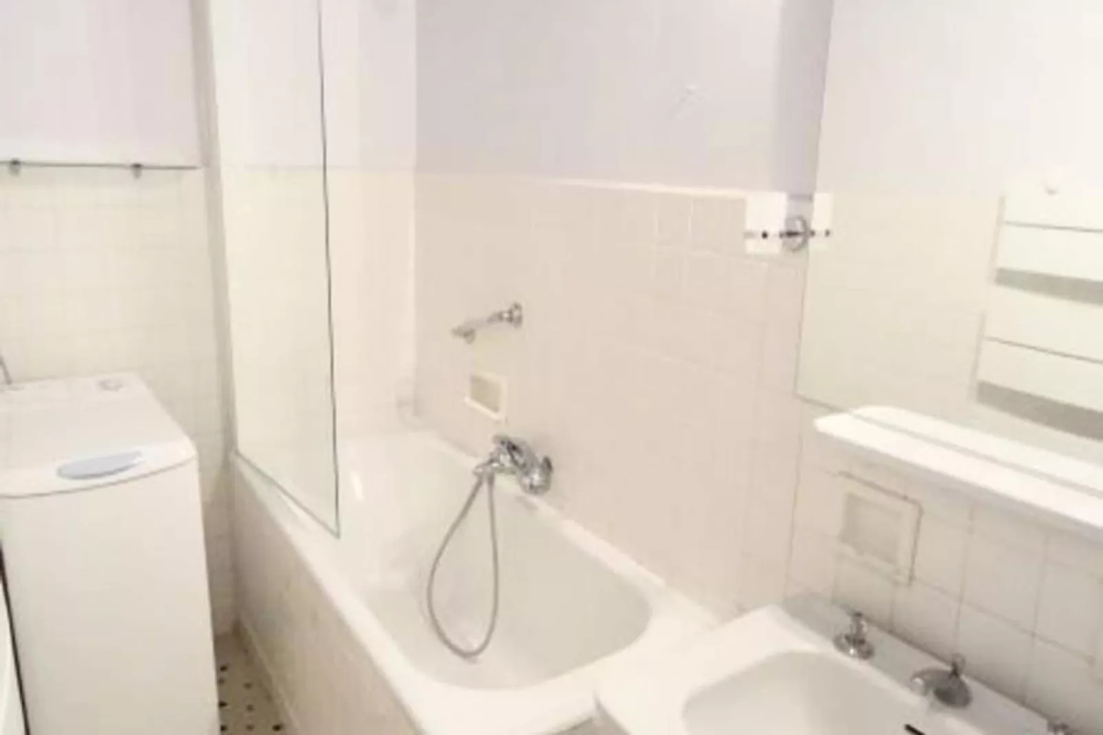 Résidence Le Splendide-Bathroom