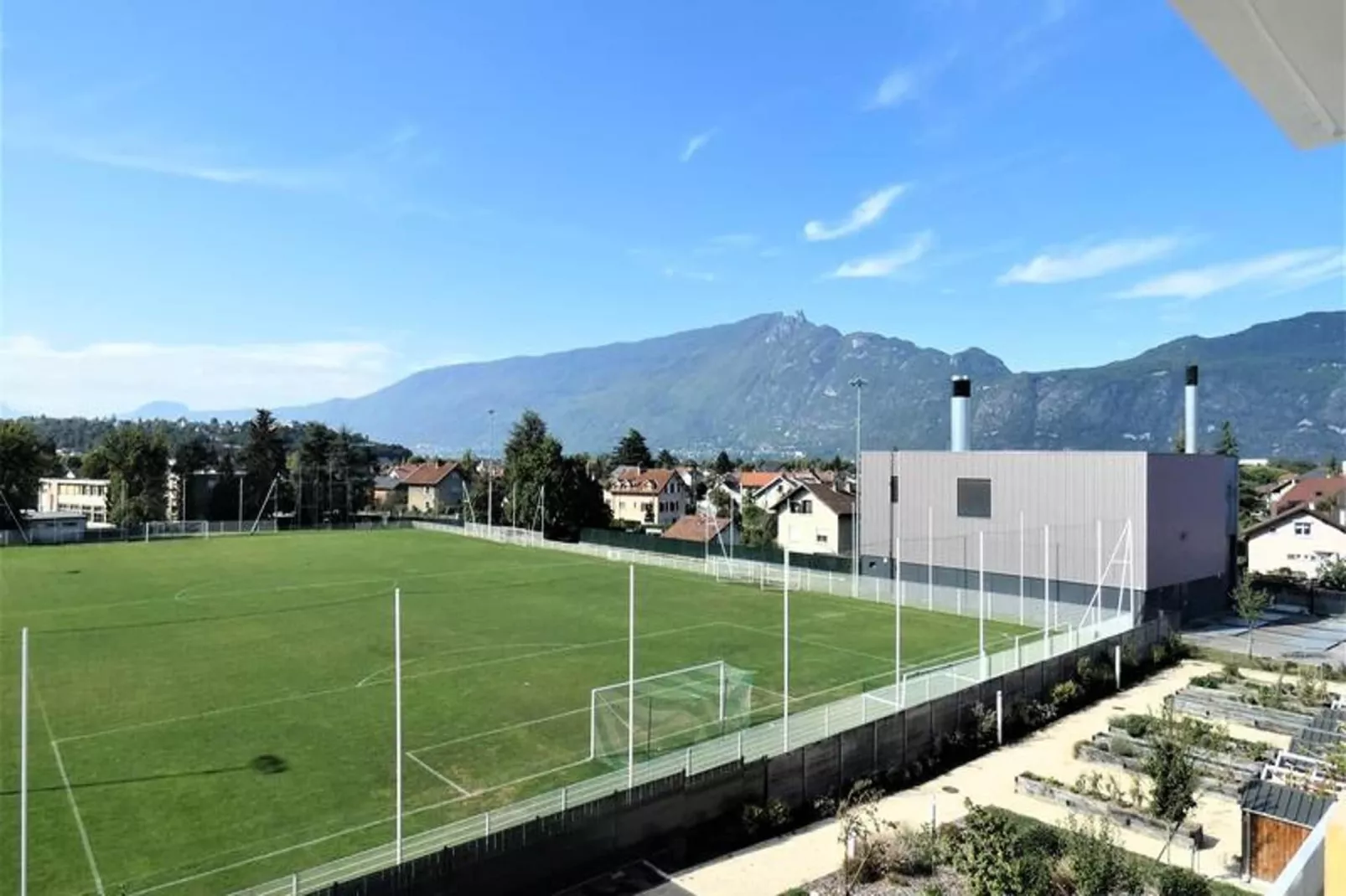 Résidence Le Zephir-Gardens in summer