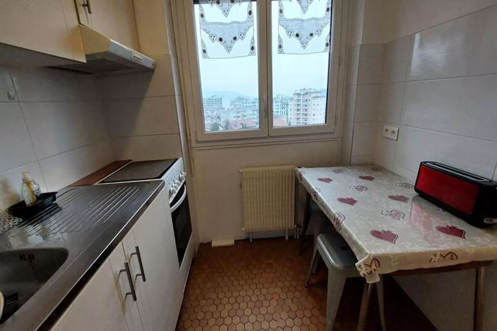 Résidence Montcalm D-Küche