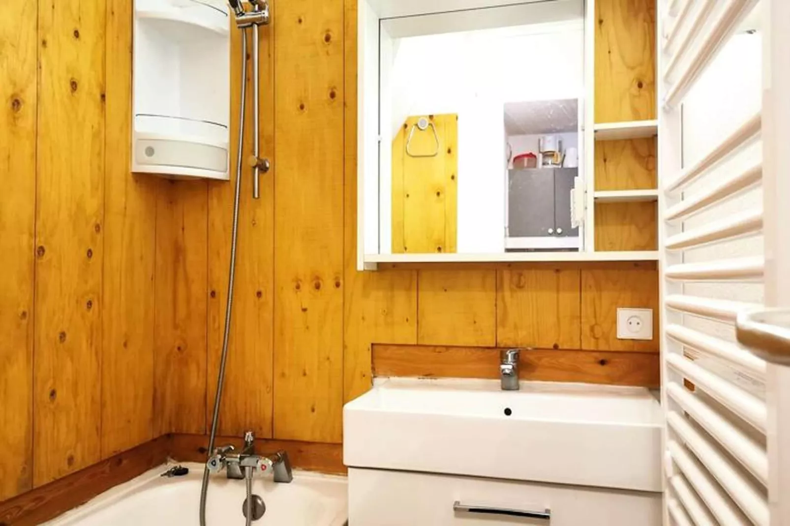 Résidence Camarine-Salle de bain