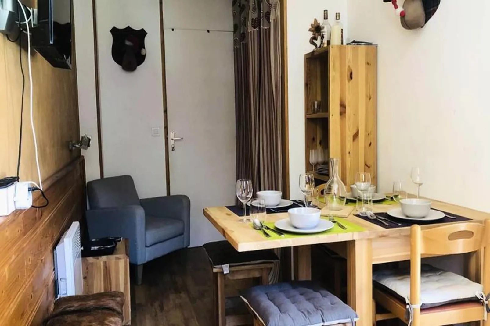 Résidence Cachette-Dining room