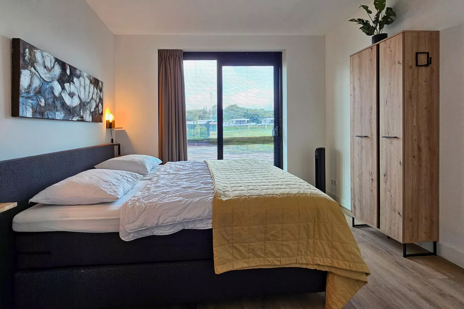 Sub Mari 577-Bedroom