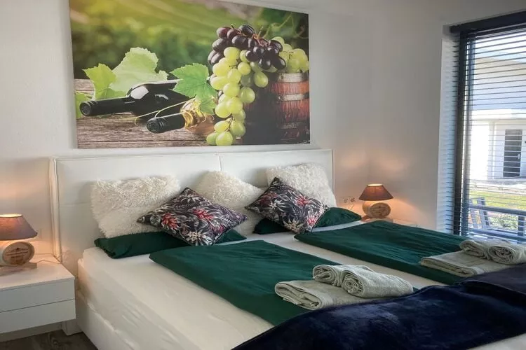 Sara's Boathouse 372-Bedroom