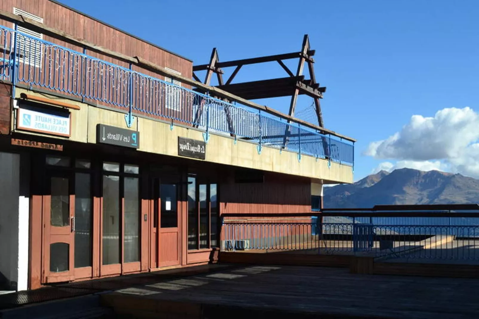 Résidence Bequi-rouge - Exterior in summer