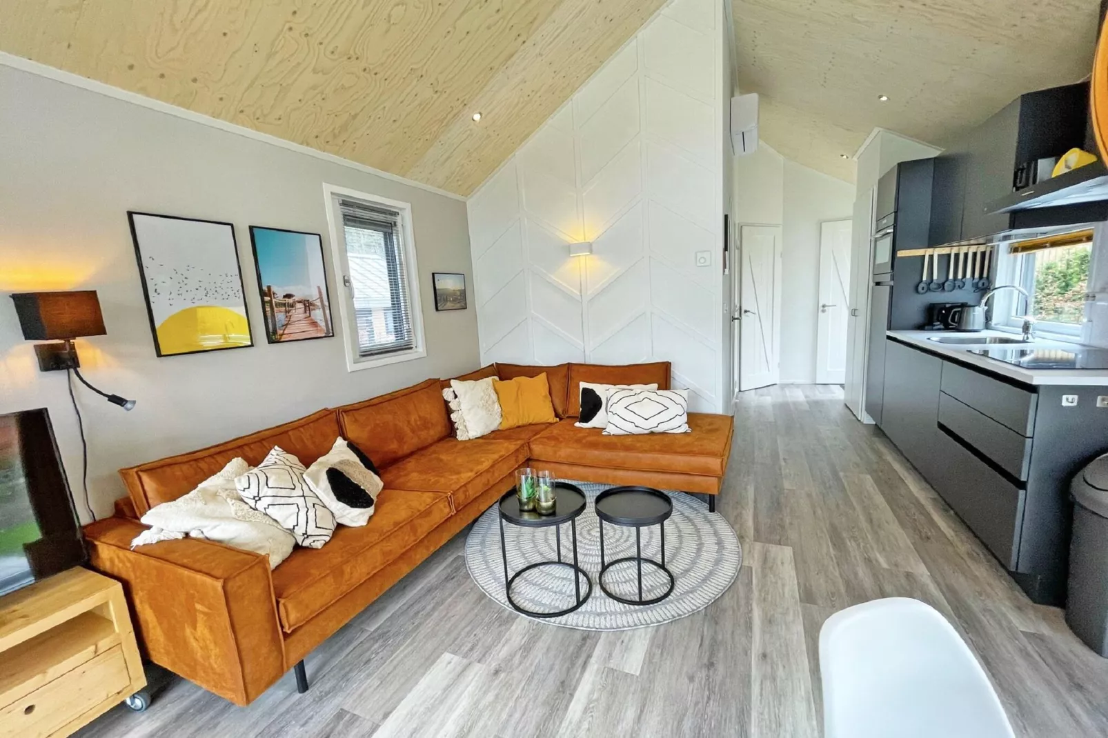 Vakantiepark De Thijmse Berg 14-Living room