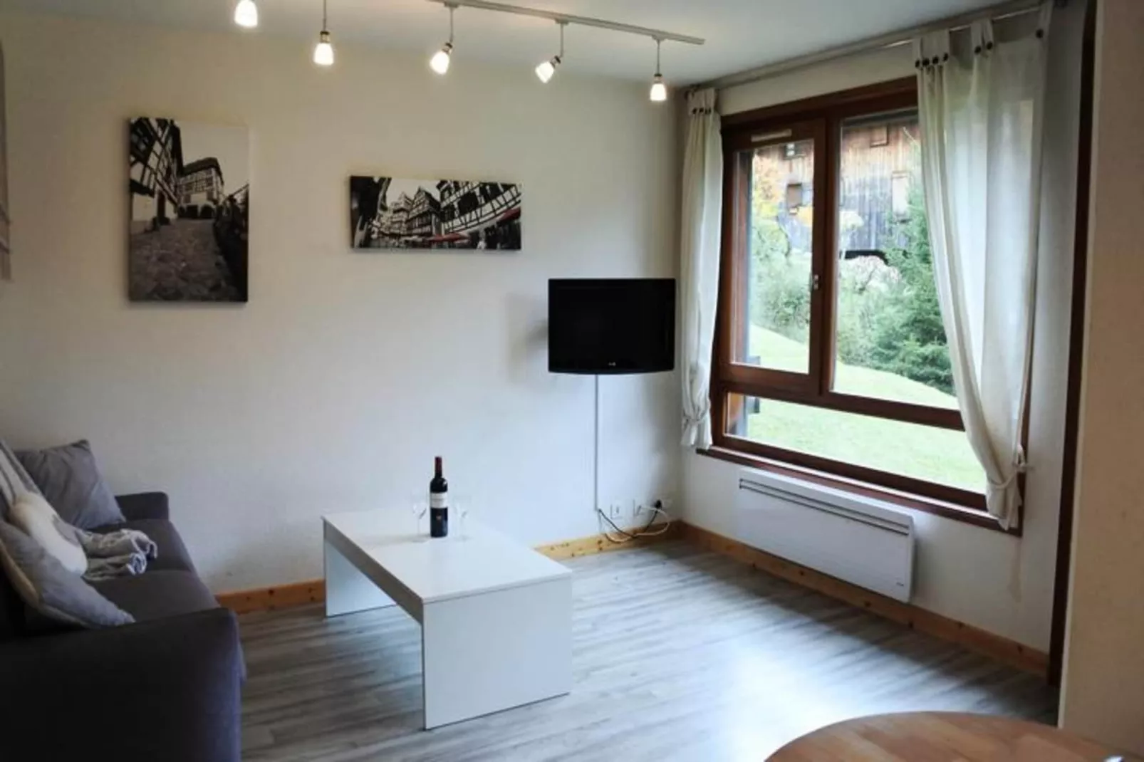 Résidence Le Picaron-Außenbereich Sommer