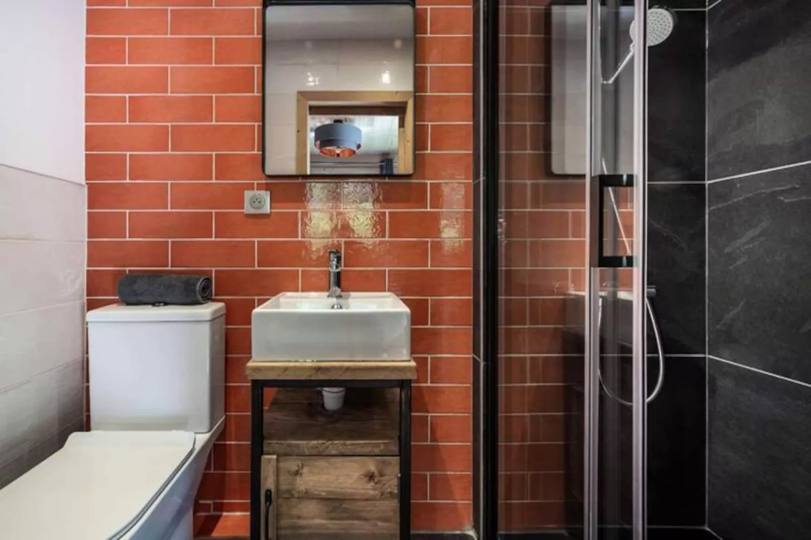 Chalet Roji-Image-tags.