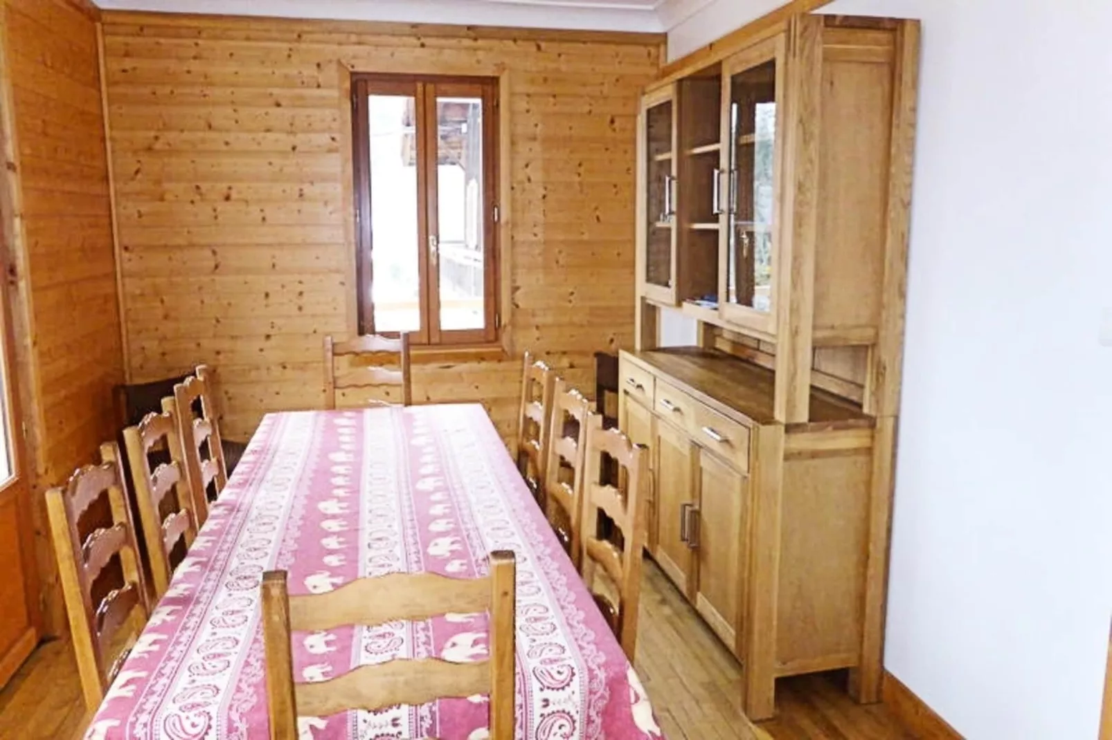 Chalet Pylone-Außenbereich Sommer