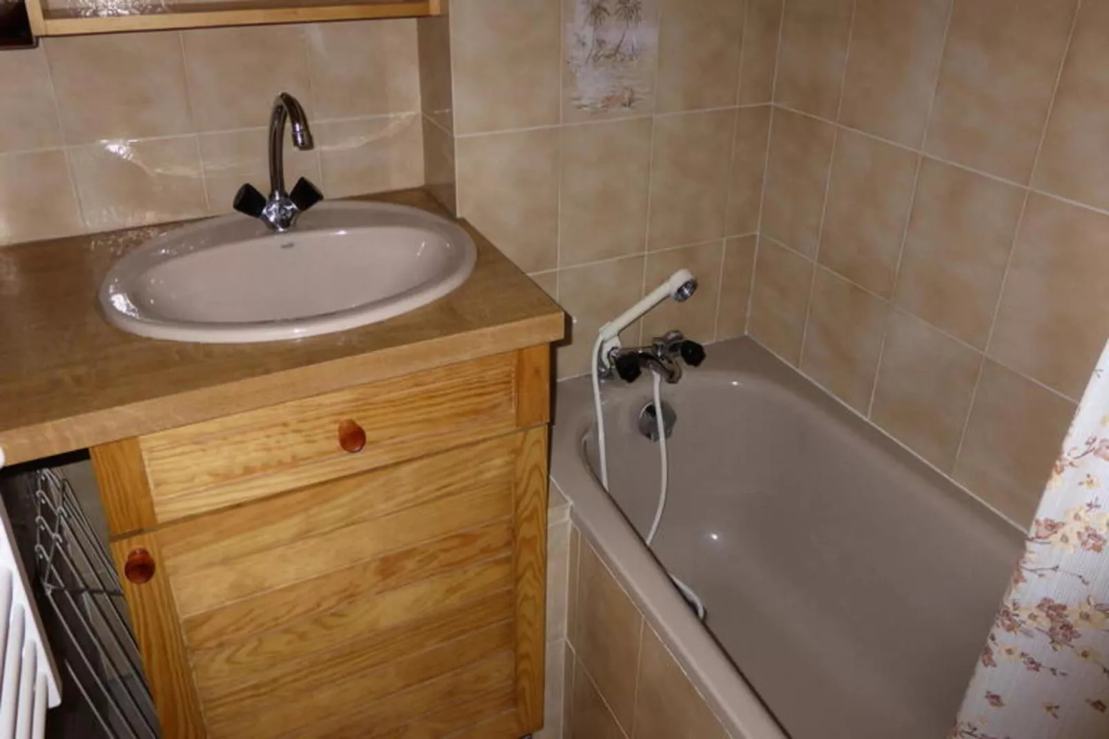 Résidence Les Loges-Exterior in summer