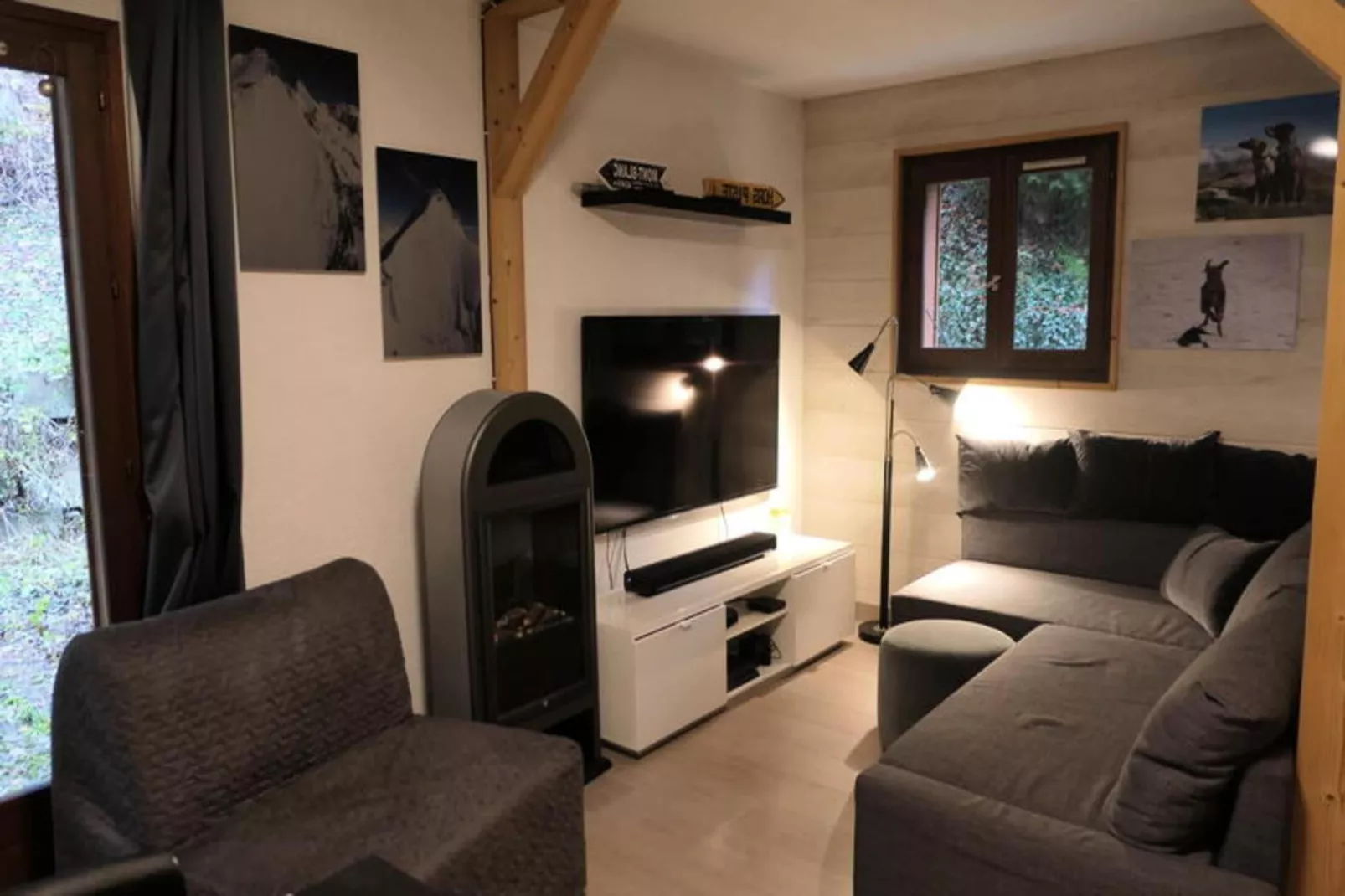 Les Chalet Du Soleil-Living room