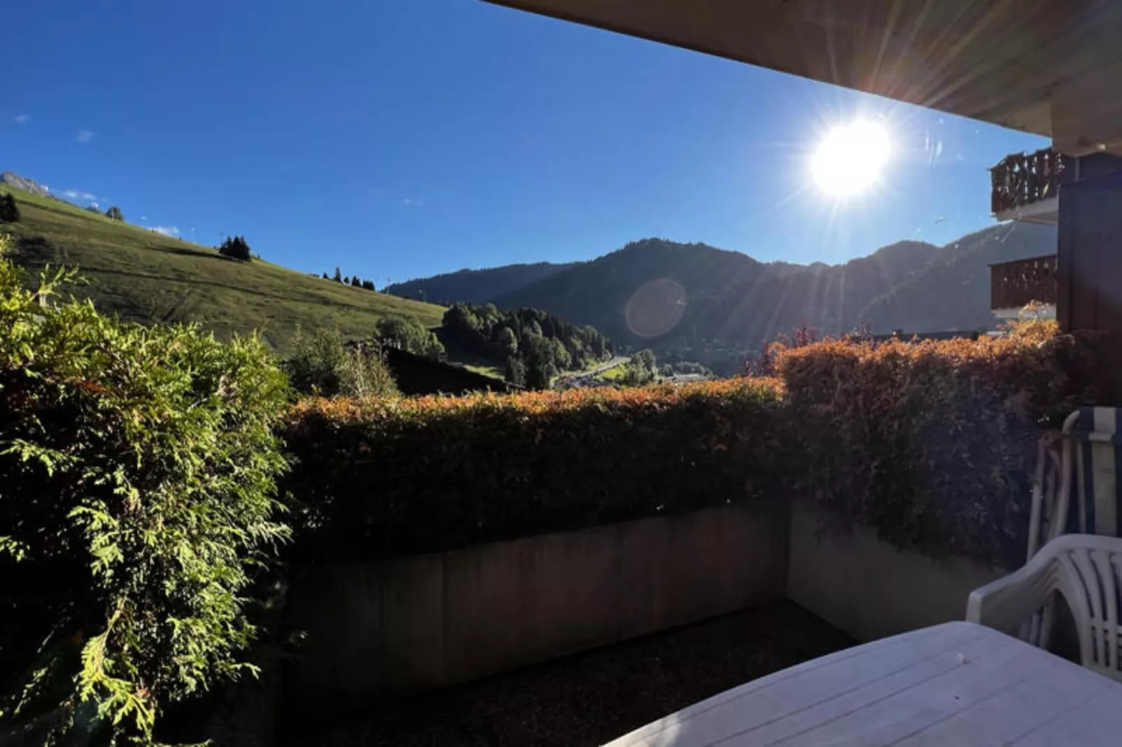 Appartements à La Clusaz-Gardens in summer