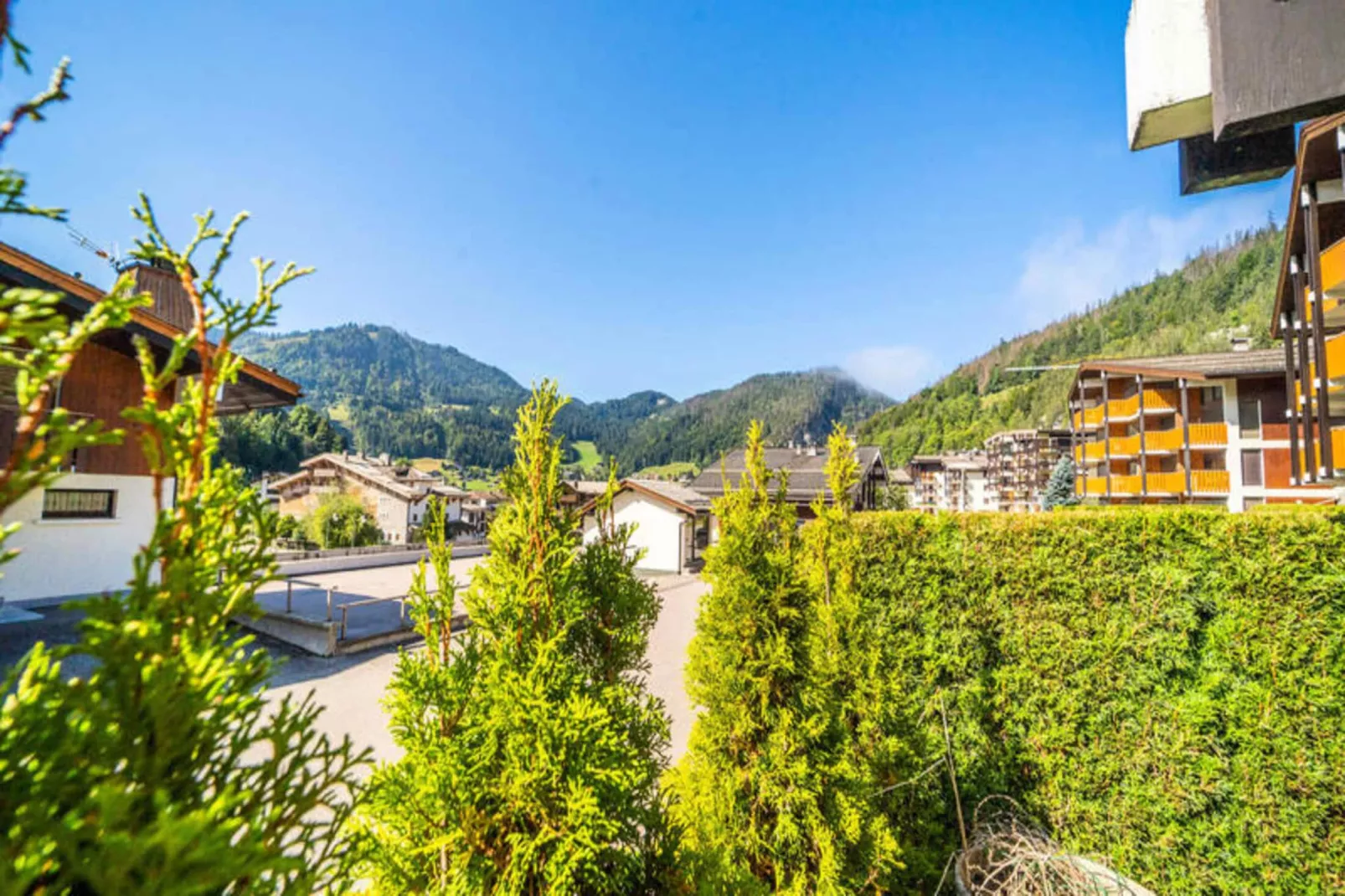 Résidence Granges C-Außenbereich Sommer