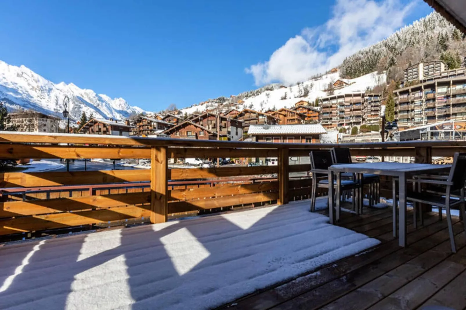 Résidence Altitude-Exterior in summer