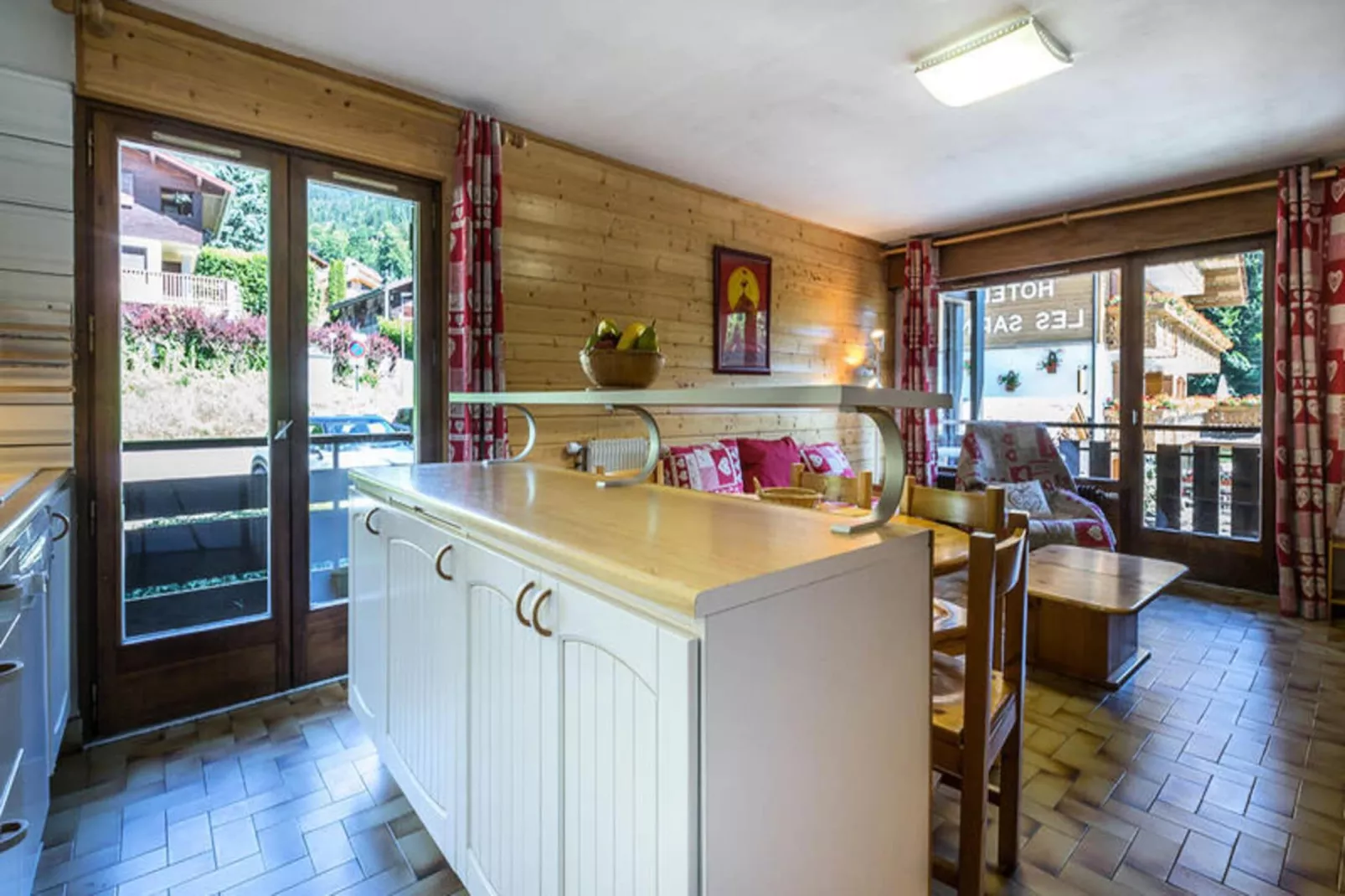 Résidence Eden Roc-Exterior in summer