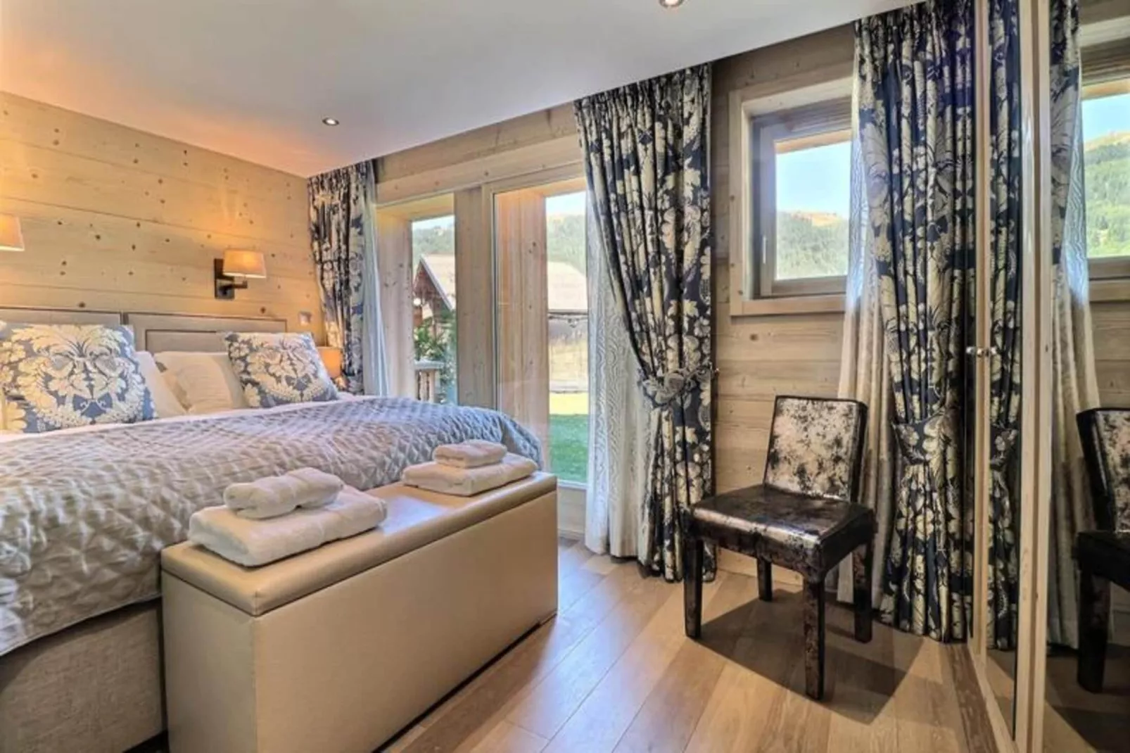 Résidence Explorer Meleze-Exterior in summer