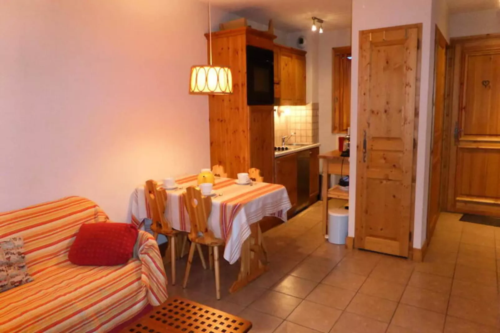 Résidence Les Amethystes B-Exterior in summer