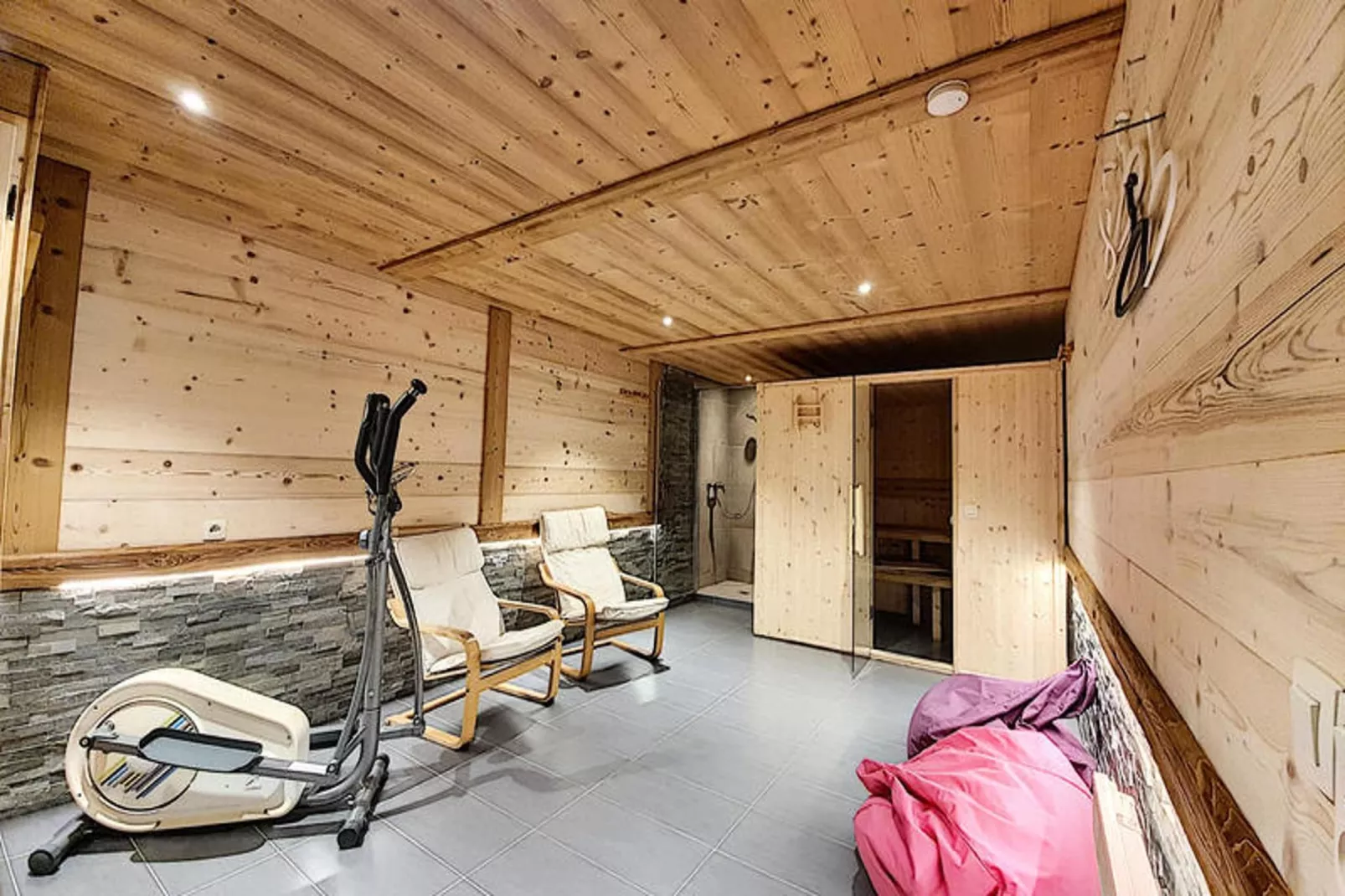 Chalets à Morzine-Fitnessraum