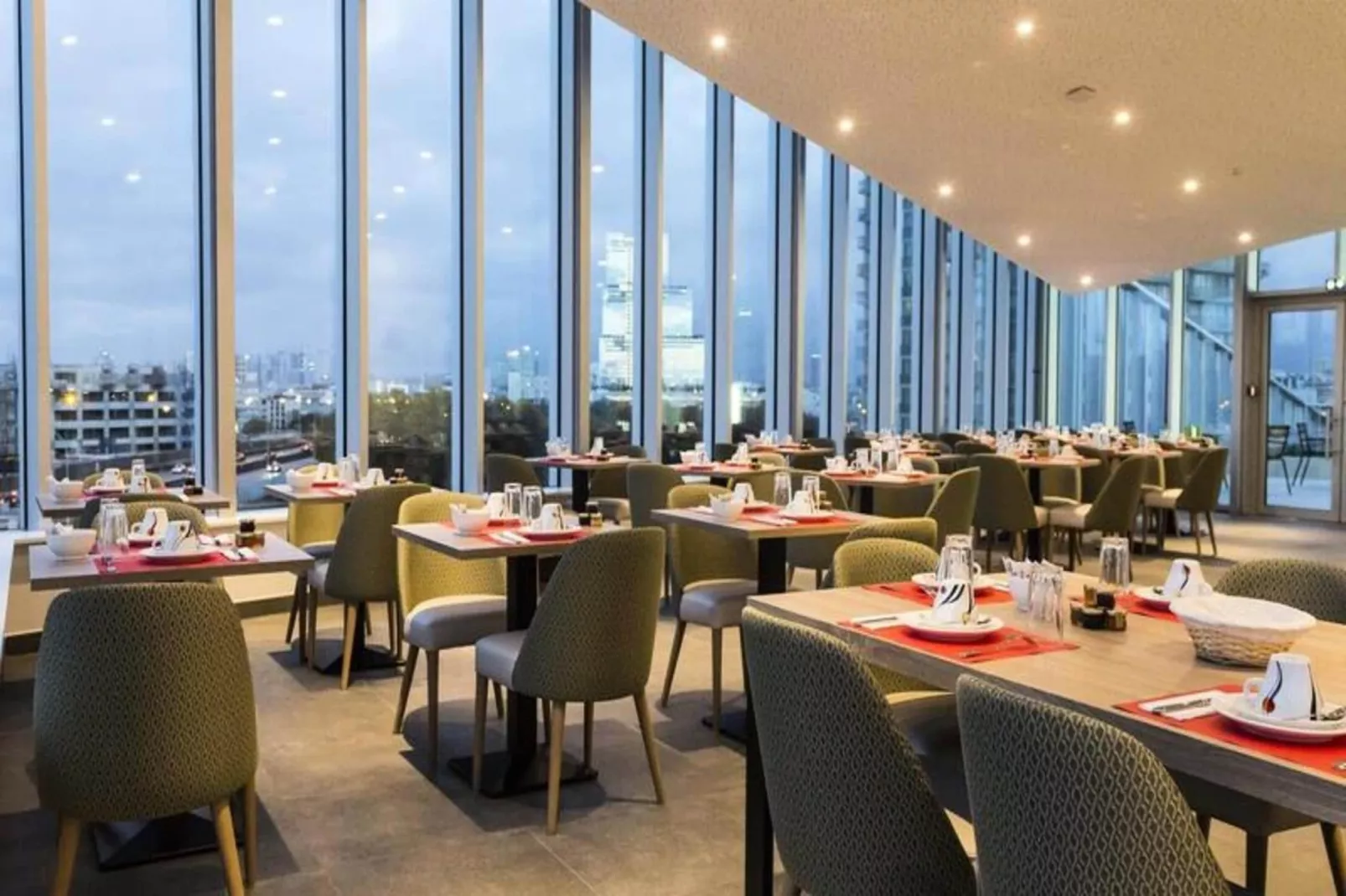 Appart'hôtel Odalys Paris XVII-Exterior in summer