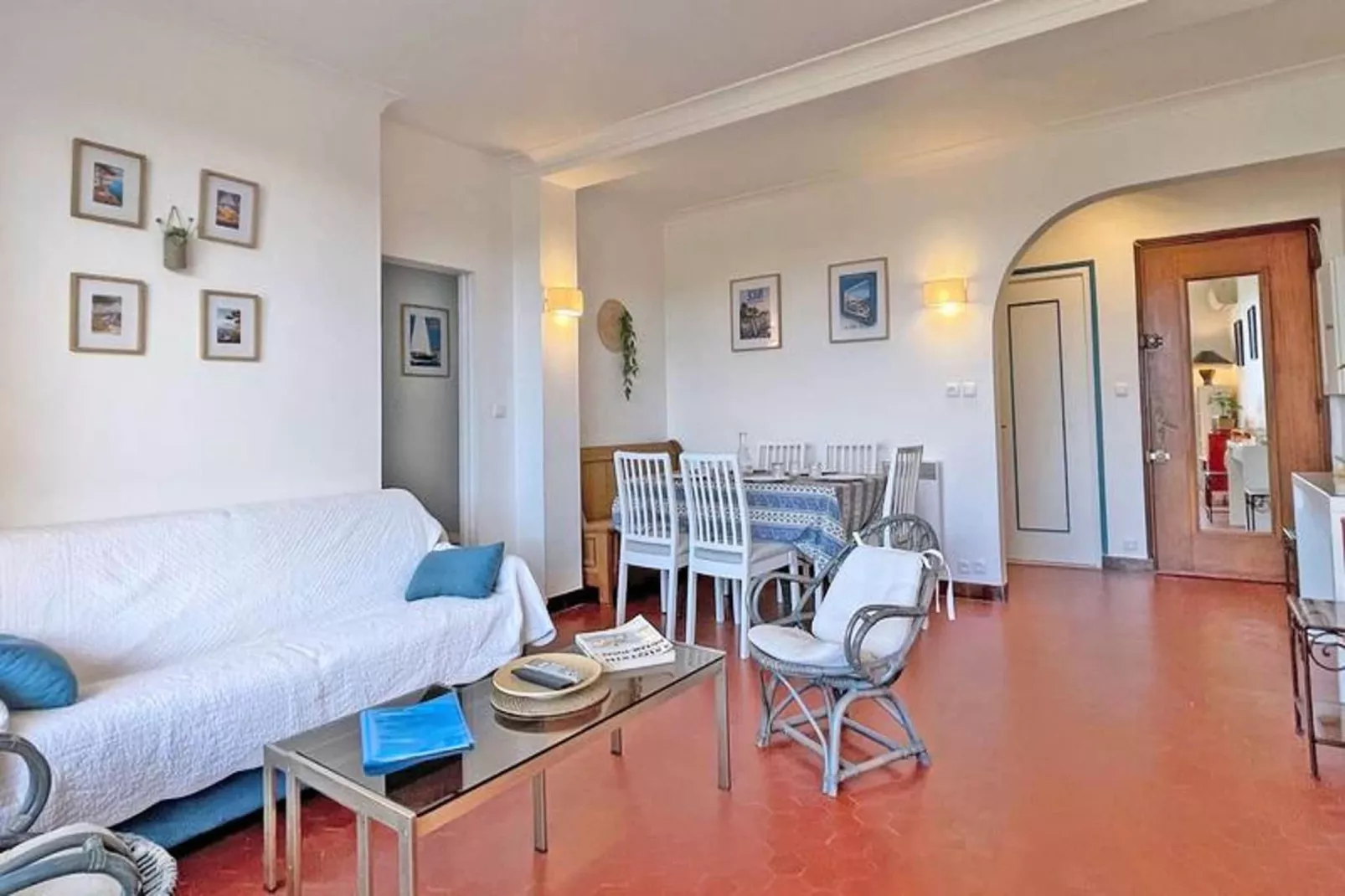 Résidence Les Dauphins-Living room