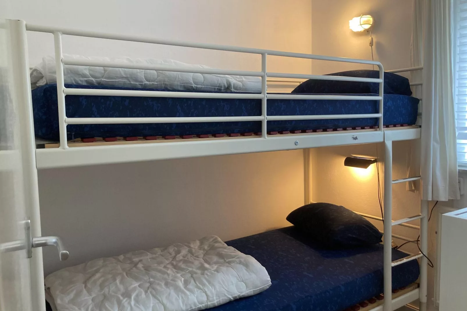 Zeeroos-Bedroom