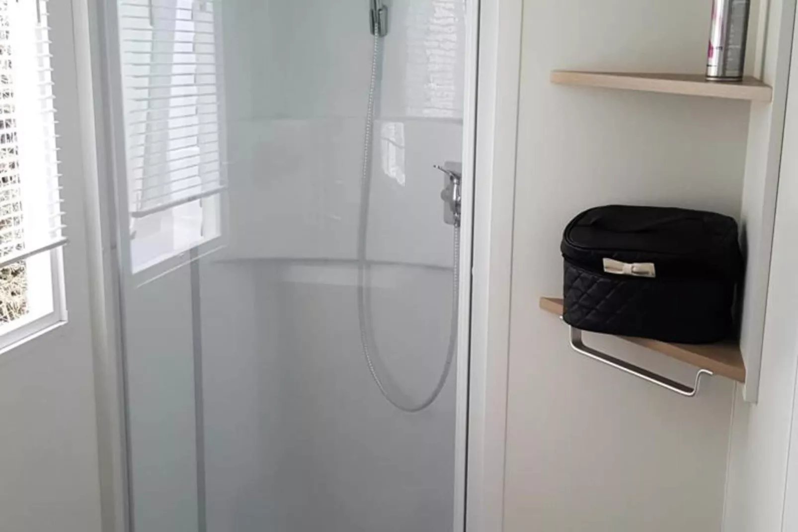 Mobil-home 6 pers. avec accès piscine et complexe aquatique-Extérieur été