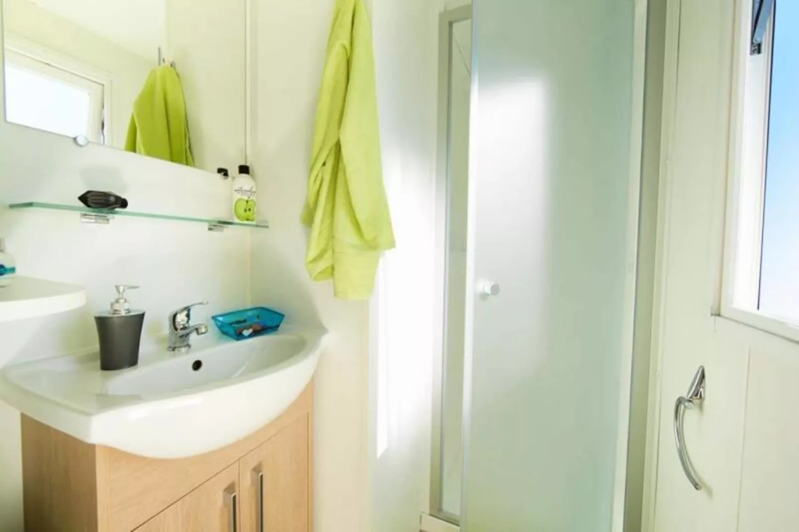 Mobil-home 4 pers. proche plage-Exterior in summer