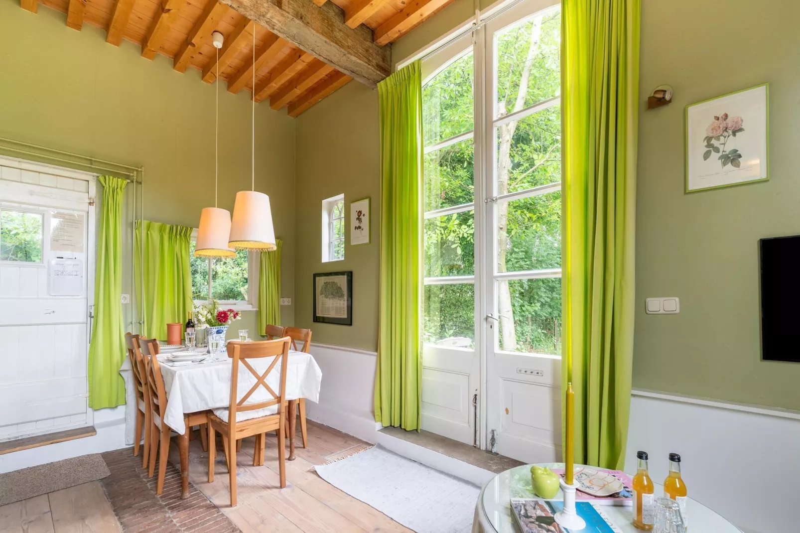 Koetshuis 't Geyn-Landgoed Noordenhoek-Dining room