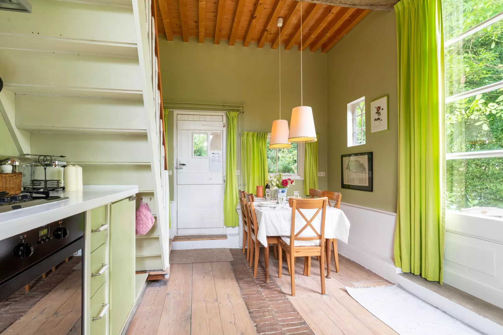 Koetshuis 't Geyn-Landgoed Noordenhoek-Dining room