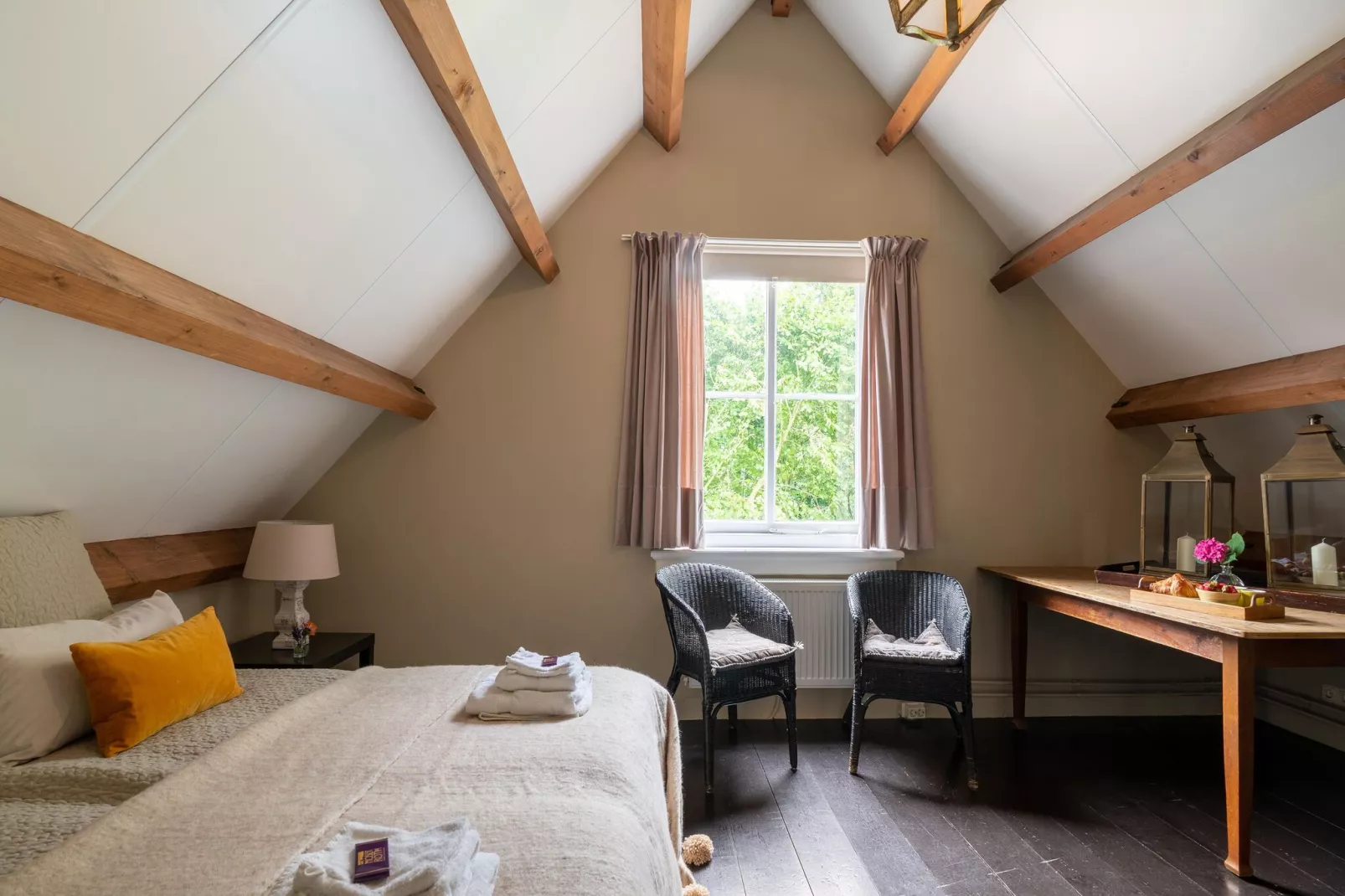 Koetshuis 't Geyn-Landgoed Noordenhoek-Bedroom
