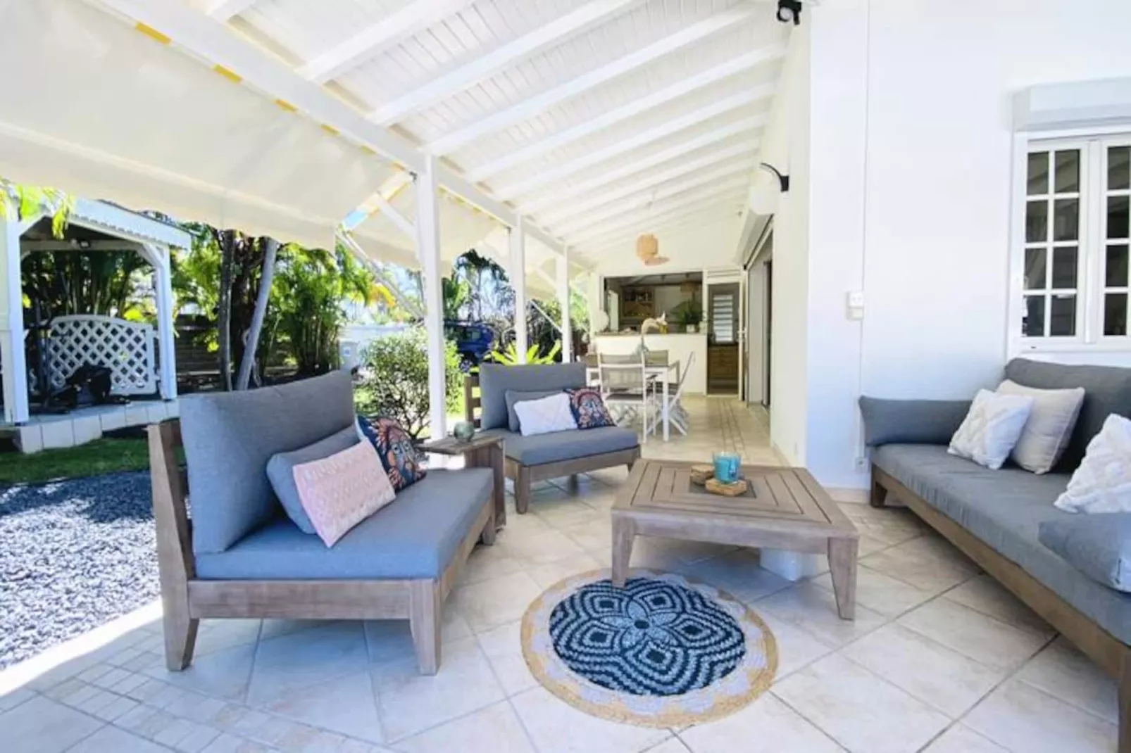 Villa Charlotte-Image-tags.