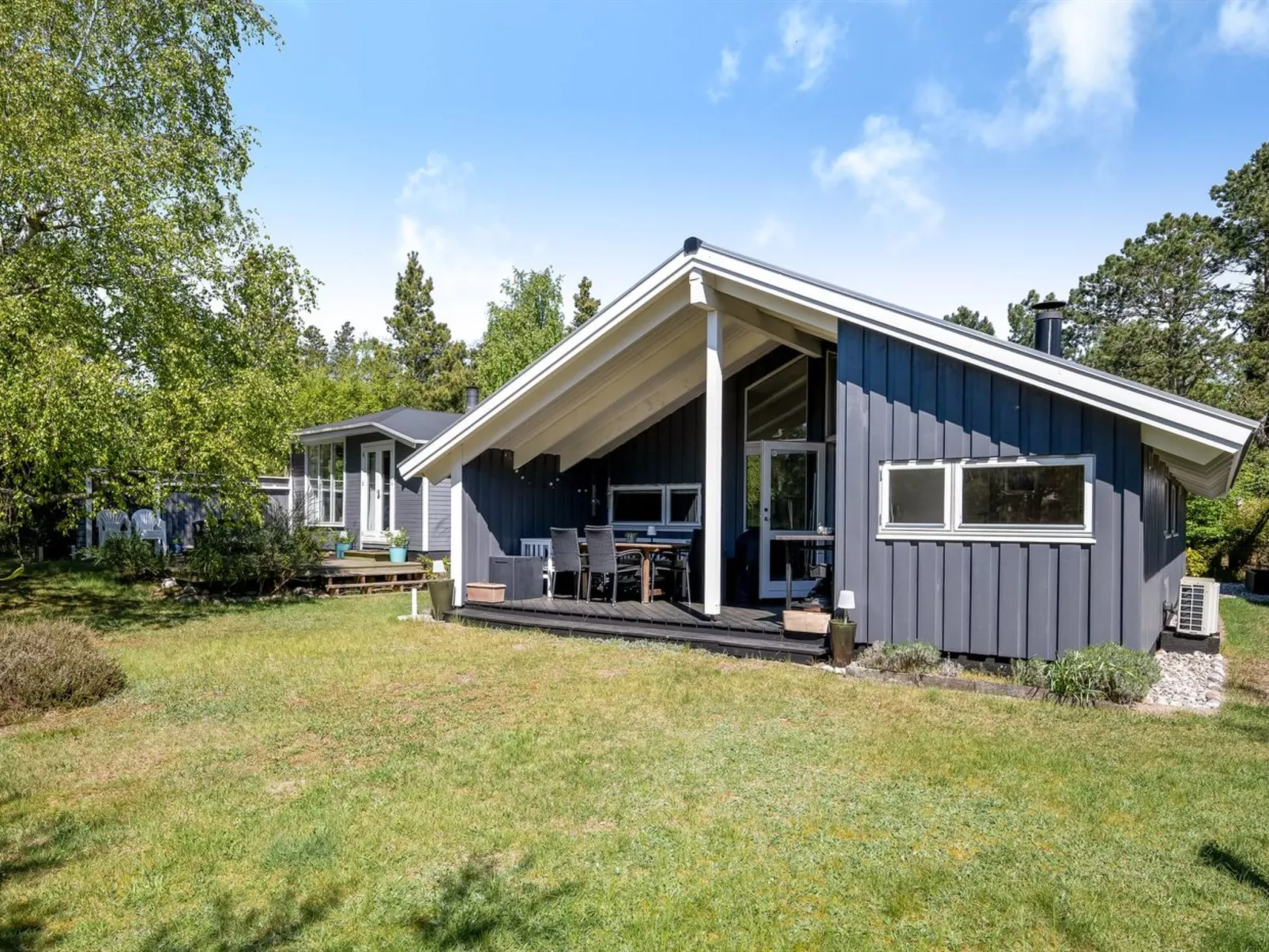 "Elba" - 275m to the fjord-Outside