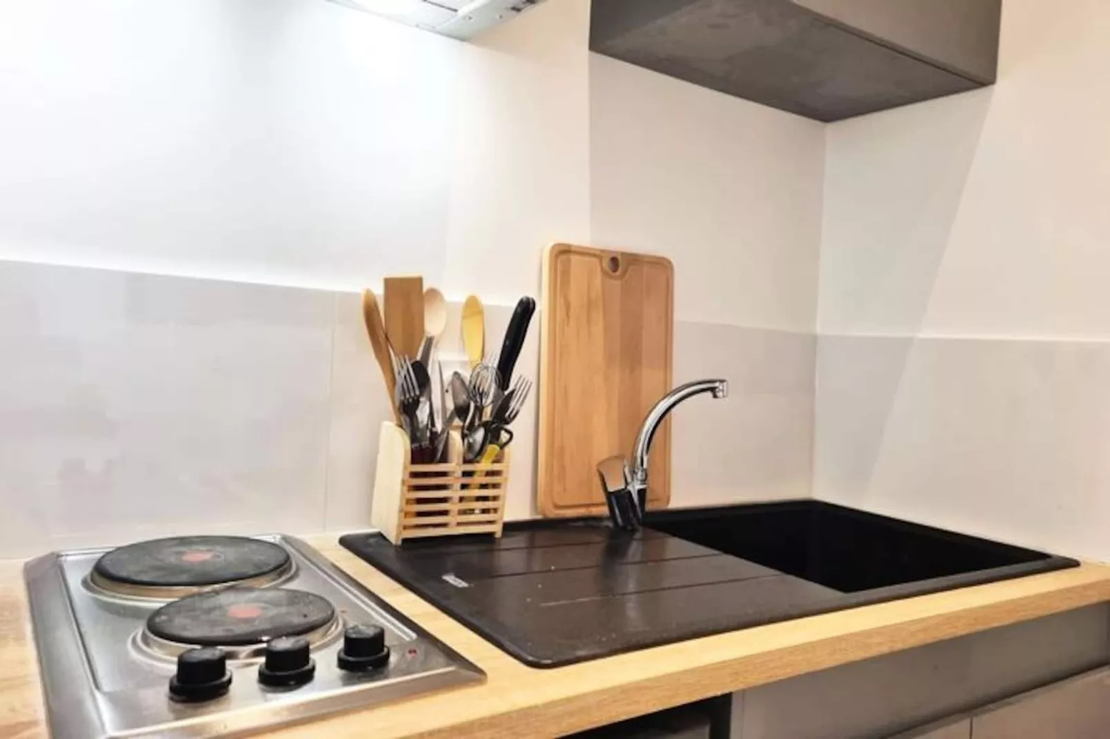 ⛵ Les Petites Roches - Acc&egrave;s Plage Priv&eacute;-Image-tags.