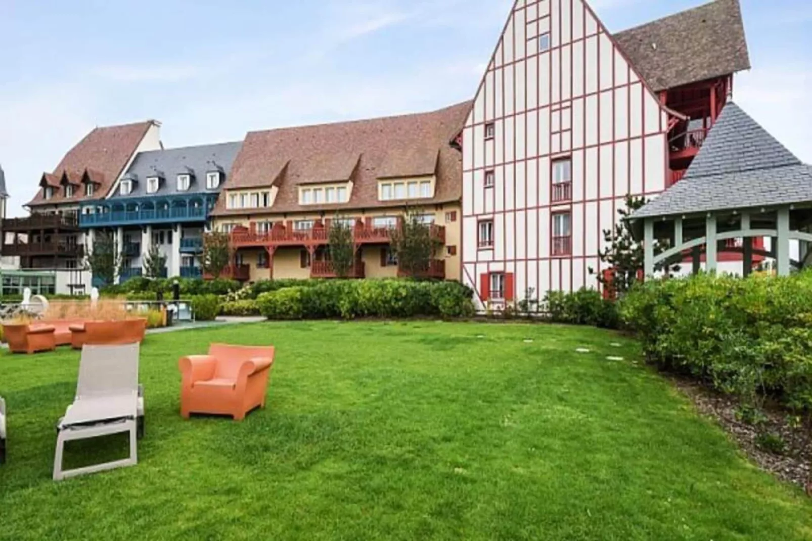 Résidence Presqu'Ile de la Touques-Außenbereich Sommer