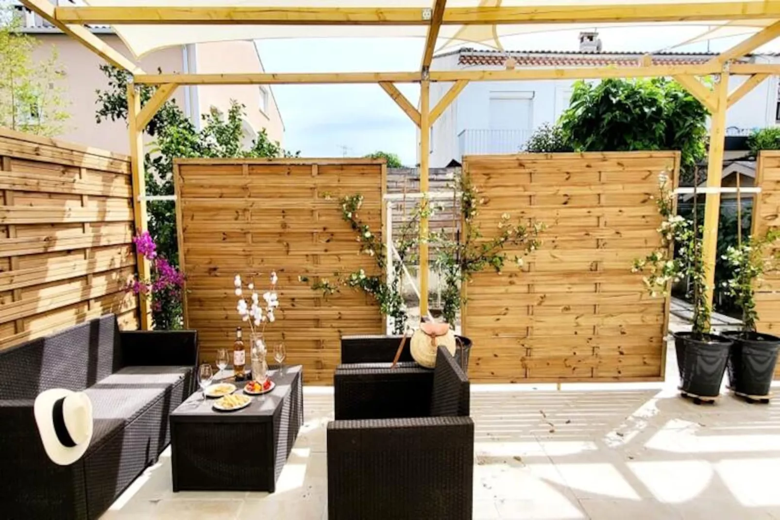 Résidence Domino 1 Superbement R&eacute;nov&eacute; - 2 Chambres -terrasse &agrave; 300m Plage, Commerces-Image-tags.