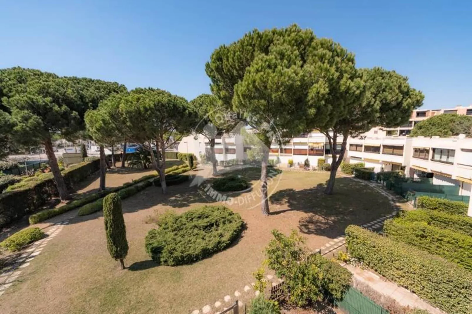 Résidence Les Jardins De La Baronnies-Außenbereich Sommer