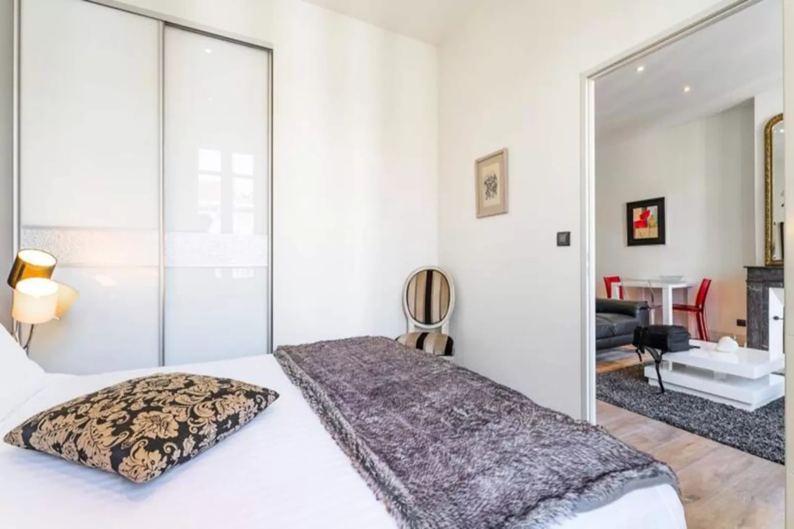 Chaleureux Appartement Au C&oelig;ur Du Quartier Historique Saint-michel-Salon